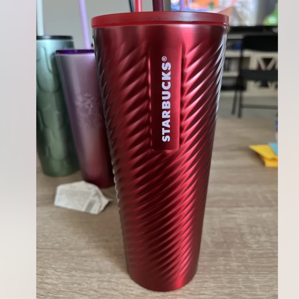 Starbucks Holiday 2022 Red Candy Textured Stainless Steel Cold Cup 24 oz Tumbler